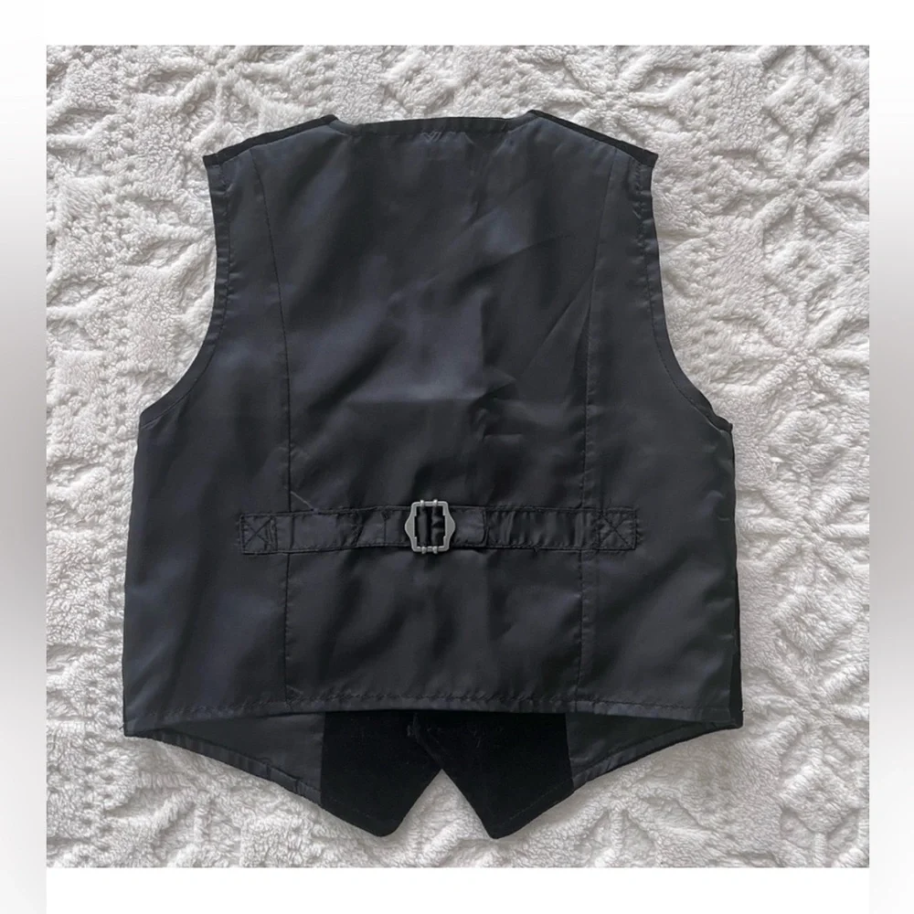 Children’s Place Black Vest with Bow Tie size 24 Months - Picture 2 of 4